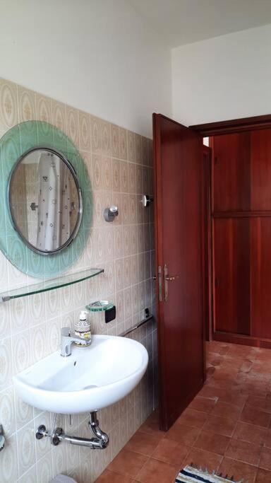 Lago Maggiore, Leggiuno, Ampio Appartamento Exterior photo