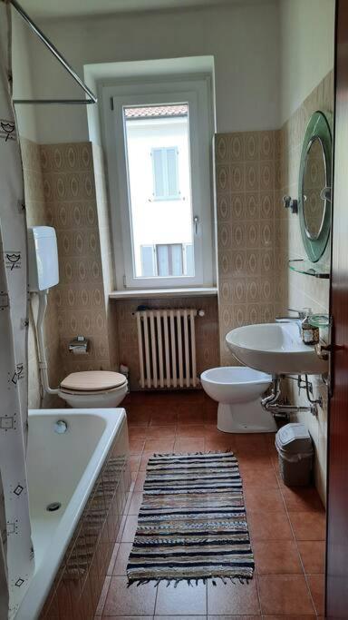 Lago Maggiore, Leggiuno, Ampio Appartamento Exterior photo