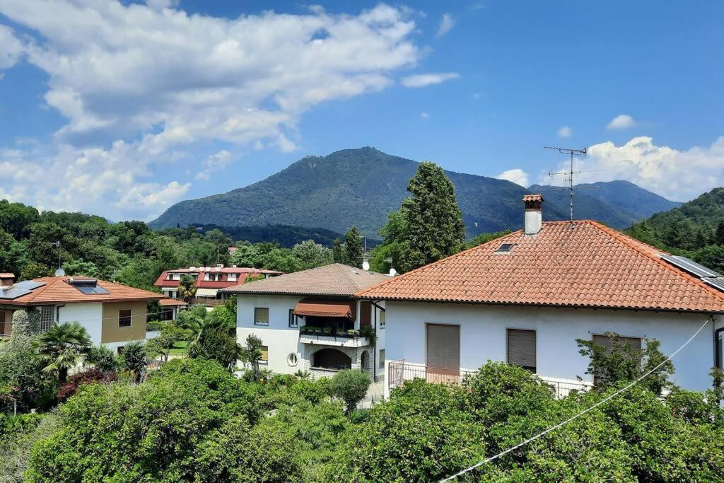 Lago Maggiore, Leggiuno, Ampio Appartamento Exterior photo