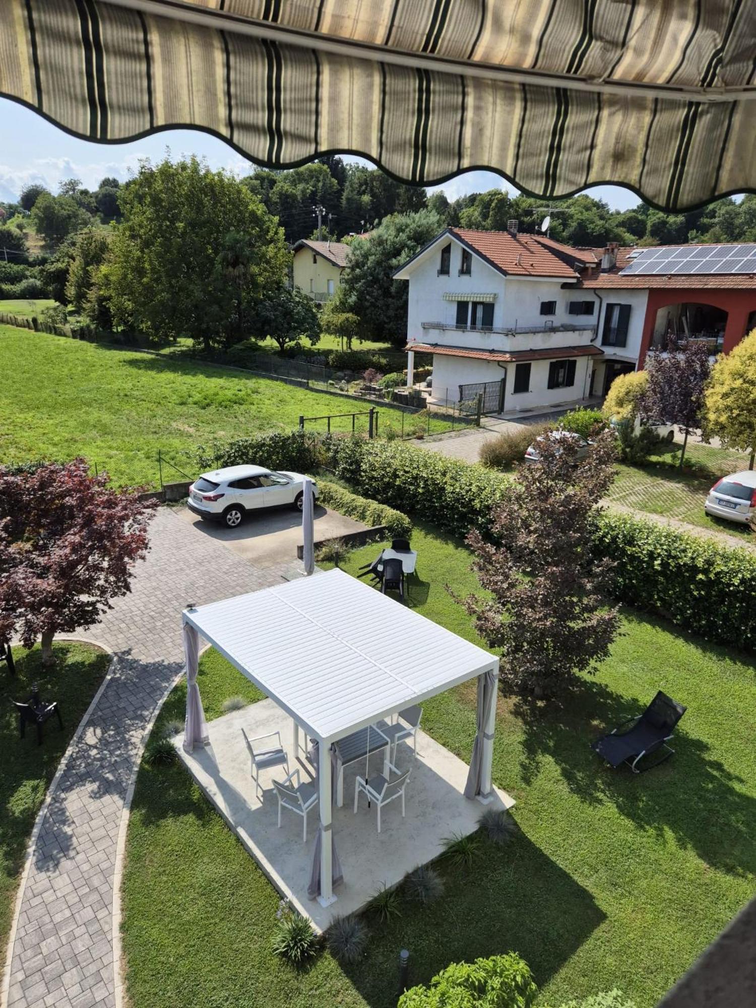Lago Maggiore, Leggiuno, Ampio Appartamento Exterior photo