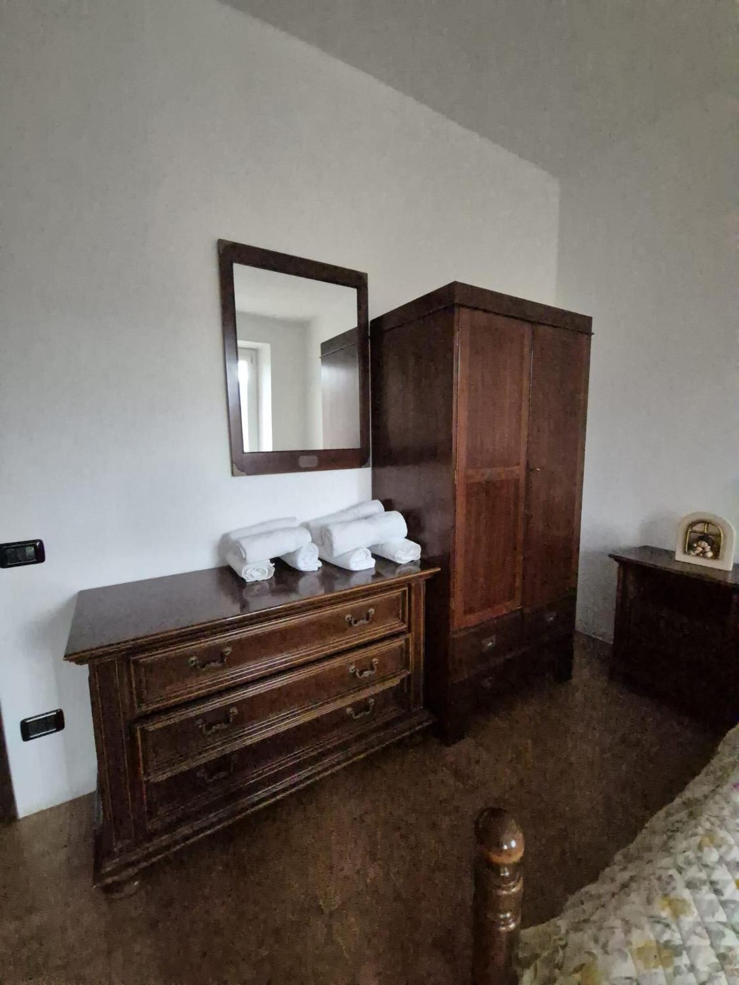Lago Maggiore, Leggiuno, Ampio Appartamento Exterior photo